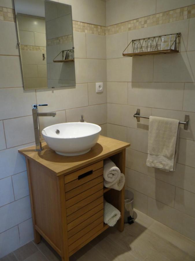 Bed and Breakfast Les Marguerites Champdolent Экстерьер фото
